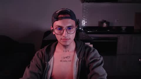 Teo independent model online show from February 2025 02:59:02 AM