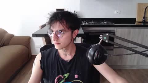 Teo independent model online show from June 2026 05:28:01 PM
