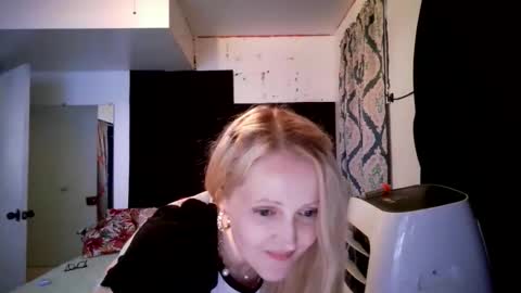 Snapshot of teahlovestrent chatting on May 2026 08:41:01 AM Teah Love online show from May 2026 08:41:01 AM
