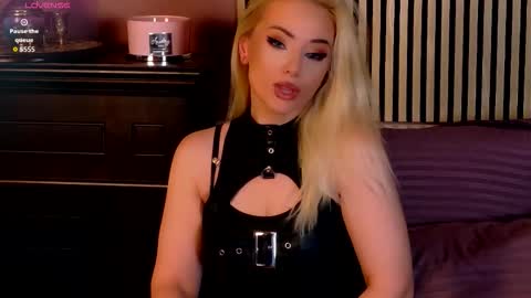 Snapshot of teasingjulianna chatting on October 2025 04:24:02 PM teasingjulianna online show from October 2025 04:24:02 PM