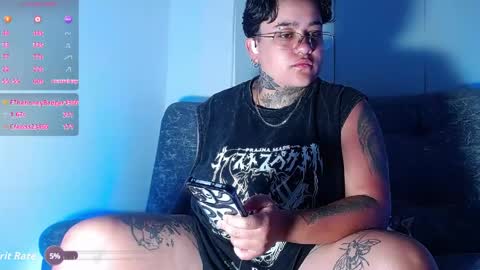 Charlee He online show from June 2026 06:52:02 AM