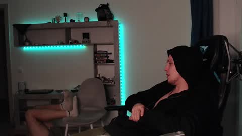 Teddy online show from December 2024 08:58:02 PM