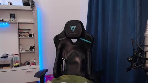 Teddy online show from February 2025 11:48:02 PM