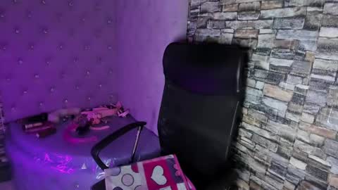 Tayloor online show from February 2025 03:19:01 AM