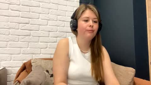 Snapshot of templeholberg chatting on March 2026 09:15:02 AM Lana online show from March 2026 09:15:02 AM