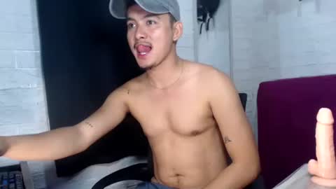 Snapshot of tempting_jon chatting on October 2025 08:55:02 AM tempting_jon online show from October 2025 08:55:02 AM