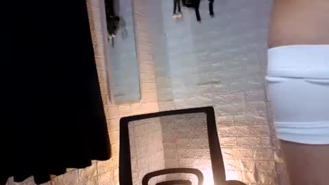 Snapshot of tempting_jon chatting on November 2025 08:38:02 AM tempting_jon online show from November 2025 08:38:02 AM