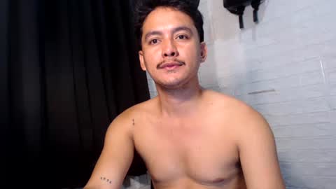 Snapshot of tempting_jon chatting on November 2025 04:00:02 PM tempting_jon online show from November 2025 04:00:02 PM