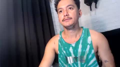 Snapshot of tempting_jon chatting on November 2025 04:01:02 AM tempting_jon online show from November 2025 04:01:02 AM