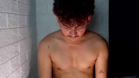 Snapshot of tempting_jon chatting on April 2026 02:53:01 AM tempting_jon online show from April 2026 02:53:01 AM