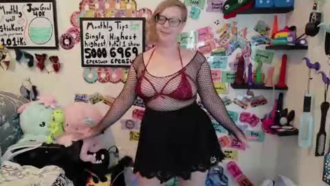 Snapshot of ten_tickle_pixie chatting on June 2026 10:07:01 PM Pixie and Tentacle Overlord online show from June 2026 10:07:01 PM