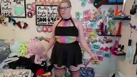 Snapshot of ten_tickle_pixie chatting on June 2026 10:14:02 PM Pixie and Tentacle Overlord online show from June 2026 10:14:02 PM