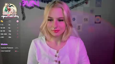  Sue  online show from December 2024 01:49:01 PM