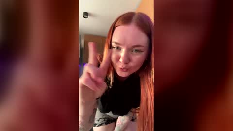 Snapshot of tendersea chatting on June 2026 03:23:02 PM inst r0seamber0 online show from June 2026 03:23:02 PM