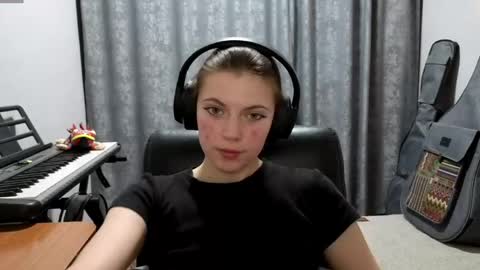 Anny Simpson online show from April 2026 08:26:01 PM