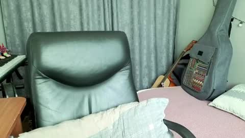 Snapshot of terranaufzinger chatting on May 2026 08:09:02 AM Anny Simpson online show from May 2026 08:09:02 AM