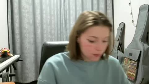 Snapshot of terranaufzinger chatting on May 2026 07:19:02 PM Anny Simpson online show from May 2026 07:19:02 PM