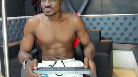 terranze_z online show from November 2025 09:35:01 PM