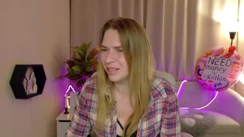 Snapshot of tessadaybreak chatting on May 2026 08:31:02 AM tessadaybreak online show from May 2026 08:31:02 AM