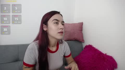 Snapshot of tessafoxie chatting on May 2026 11:18:01 AM Tessa foxie online show from May 2026 11:18:01 AM