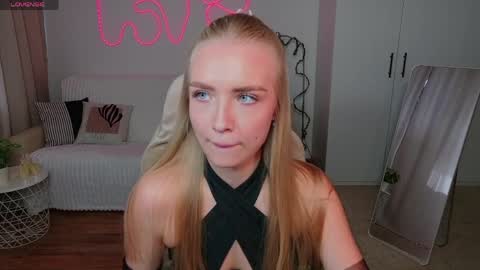 TessaHamilton online show from April 2026 11:05:01 AM