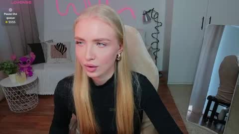 Snapshot of tessahamilton chatting on May 2026 08:53:02 AM TessaHamilton online show from May 2026 08:53:02 AM