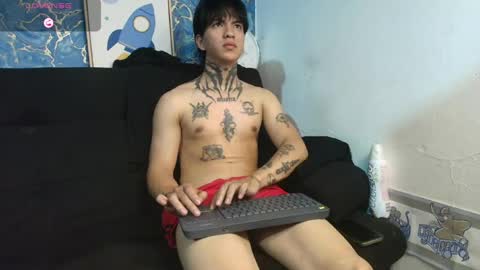 Snapshot of tessarion_black chatting on May 2026 04:43:02 AM Tessarion online show from May 2026 04:43:02 AM