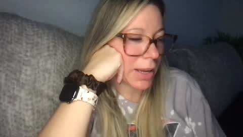 Daphne Summers online show from November 2025 04:34:02 AM