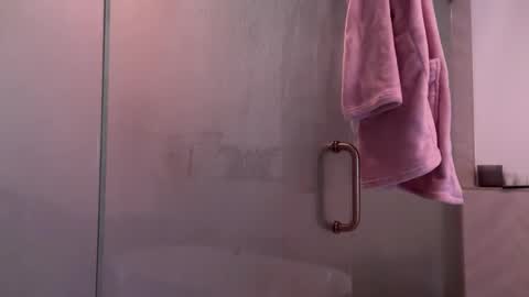 Snapshot of tgirltoesx chatting on November 2025 09:27:01 PM babygirlmami online show from November 2025 09:27:01 PM