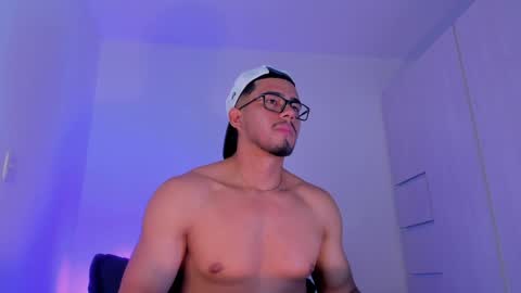 thadeo_king online show from April 2026 01:44:01 AM