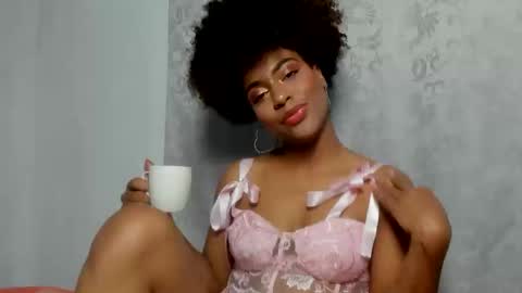 Snapshot of thaimy_ chatting on November 2025 11:16:01 PM thaimy_ online show from November 2025 11:16:01 PM