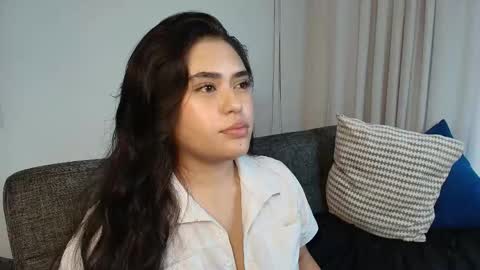 T H A I S  online show from May 2026 10:05:02 PM