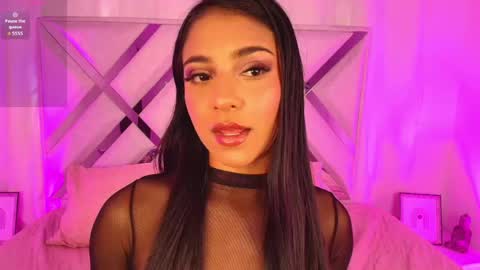 Snapshot of thalia_gomez__ chatting on May 2026 08:27:01 PM thalia online show from May 2026 08:27:01 PM