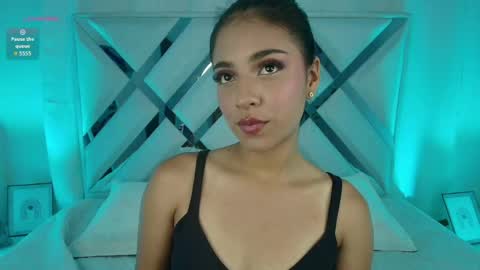 Snapshot of thalia_gomez__ chatting on May 2026 08:27:01 PM thalia online show from May 2026 08:27:01 PM