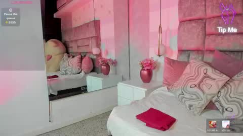 Snapshot of thalia_nichols chatting on June 2026 08:20:02 PM Thalia Nichols online show from June 2026 08:20:02 PM