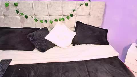 Thalia  online show from January 2026 08:18:02 PM