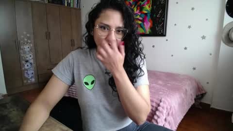 Snapshot of thaliacooper chatting on April 2026 04:44:01 PM online show from April 2026 04:44:01 PM