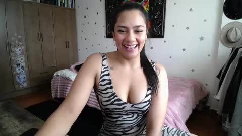 Snapshot of thaliacooper chatting on May 2026 05:32:02 PM online show from May 2026 05:32:02 PM