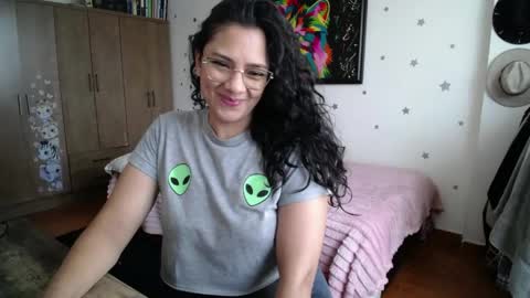 Snapshot of thaliacooper chatting on May 2026 06:14:02 PM online show from May 2026 06:14:02 PM
