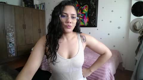 Snapshot of thaliacooper chatting on June 2026 05:18:01 PM online show from June 2026 05:18:01 PM