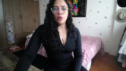 Snapshot of thaliacooper chatting on June 2026 04:39:02 PM online show from June 2026 04:39:02 PM