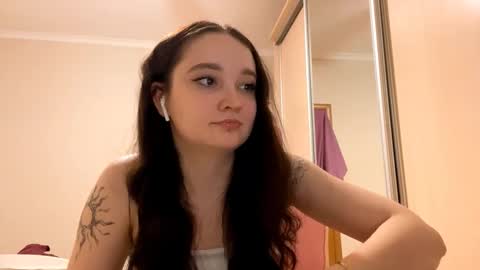 Yumi online show from March 2026 03:19:02 PM