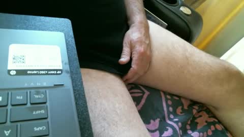 Snapshot of thameslee chatting on March 2025 05:28:02 PM Thames online show from March 2025 05:28:02 PM