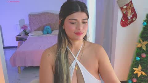 Snapshot of thamy_stark chatting on December 2024 07:04:02 PM Thamara online show from December 2024 07:04:02 PM