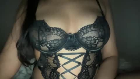 Melanie online show from November 2025 02:17:02 AM