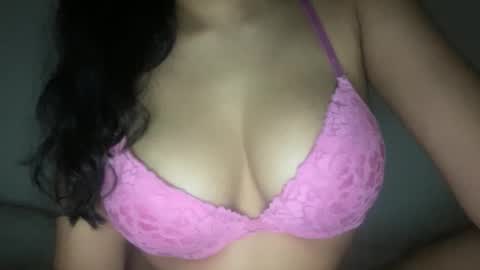 Snapshot of thatgirlmelanie chatting on May 2026 04:32:02 AM Melanie online show from May 2026 04:32:02 AM