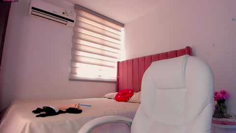 nina mirley online show from January 2025 04:42:01 PM