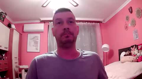Snapshot of the_bee16 chatting on May 2026 07:39:02 AM the_bee16 online show from May 2026 07:39:02 AM