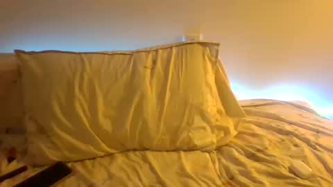 the crazy travellers online show from December 2025 04:25:02 PM