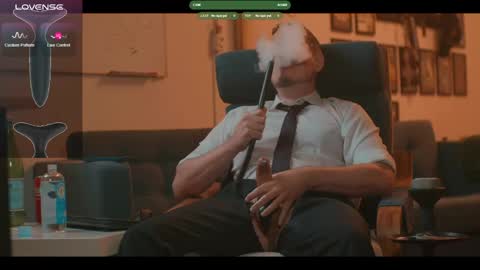 Snapshot of the_dilf chatting on May 2026 10:11:02 AM The DILF - online show from May 2026 10:11:02 AM